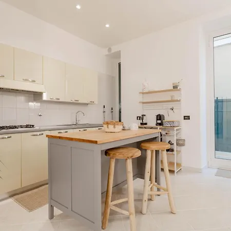 H11 Casa Benjamin Mare-sanremo شقة سانريمو